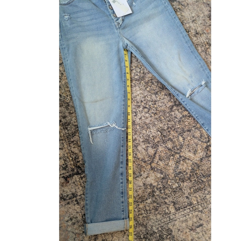 NWT Kancan Relaxed Fit Distressed Light Wash Jeans Size 9/28 Button Fly - Picture 7 of 7